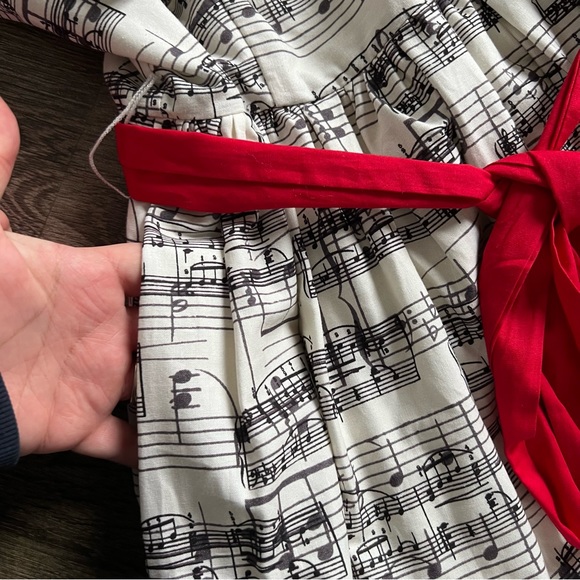 ModCloth Musical Note Dress Sleeveless Red Bow Knee Length Lined Women's size 6 - Picture 7 of 12